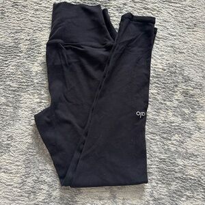 ALO BLACK LEGGINGS SIZE SMALL